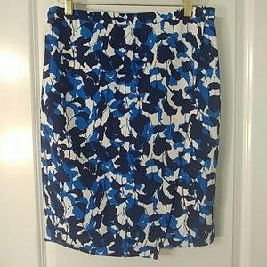 LAST CHANCE 🎊 Blue patterned J Crew pencil skirt